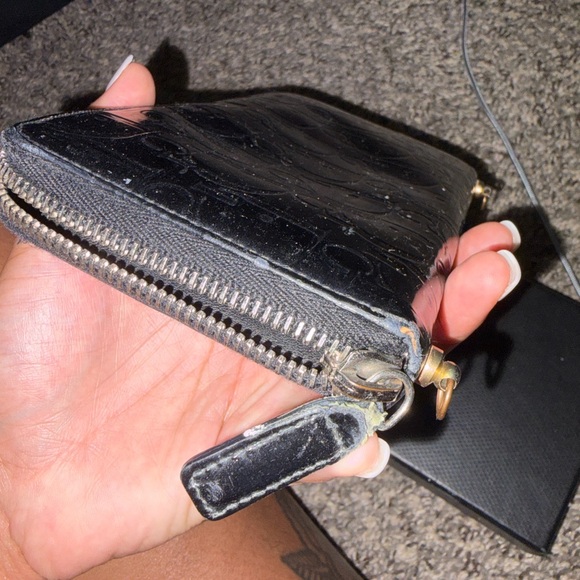 VINTAGE Dior Black Embossed Zip Wallet - Picture 4 of 8